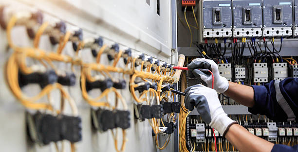 Professional Electrician technician working in Gardendale, TX